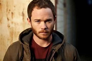 Aaron Ashmore Net Worth
