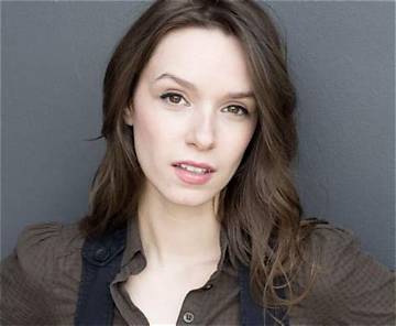 Alex Essoe Net Worth