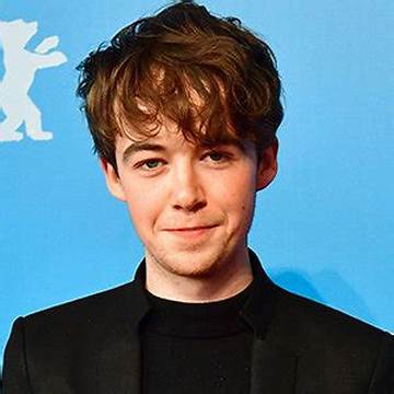 Alex Lawther Net Worth