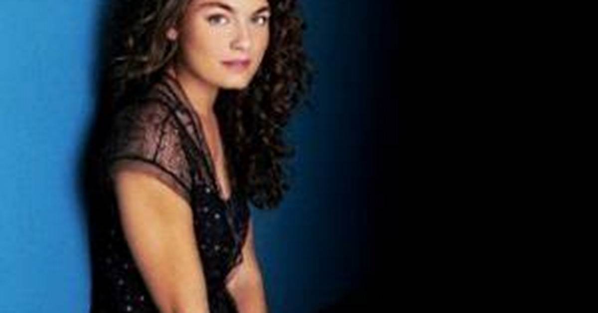 Alexa Davalos Net Worth
