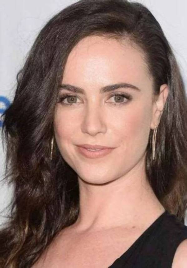 Amy Manson Net Worth