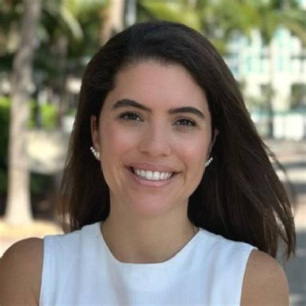 Ana Luiza Barros Net Worth