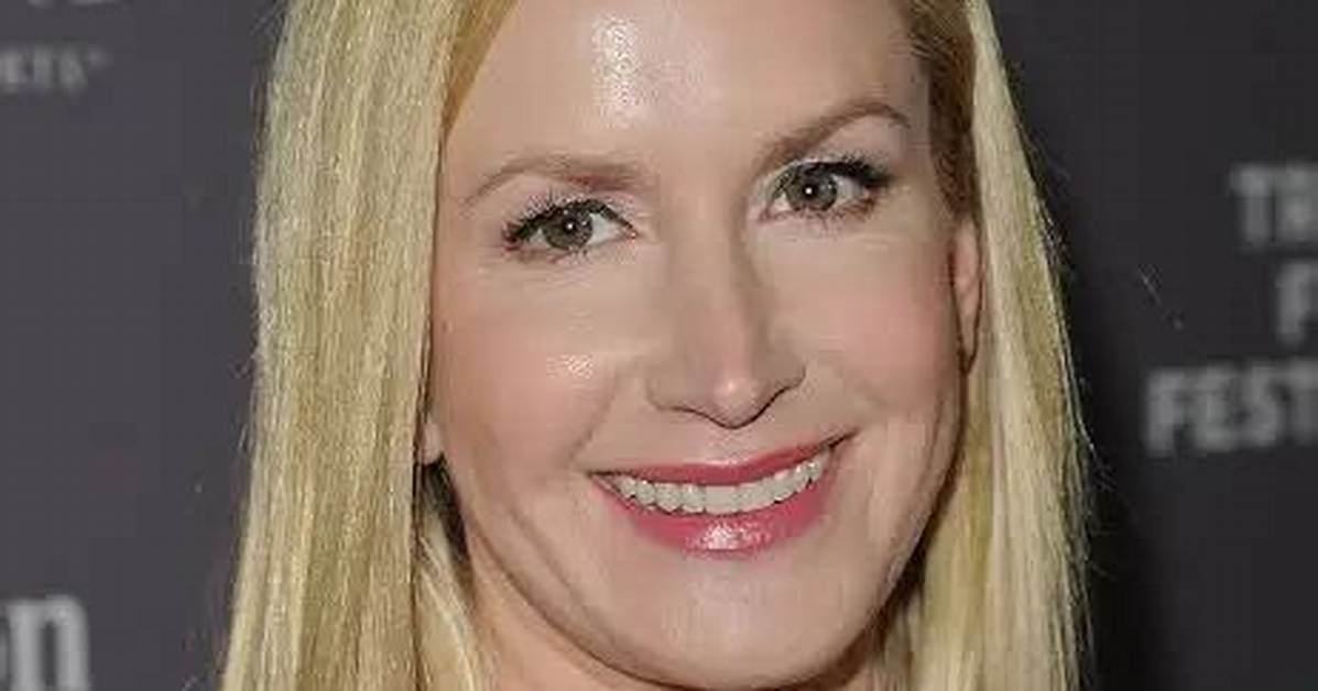 Angela Kinsey (Actress) Net Worth