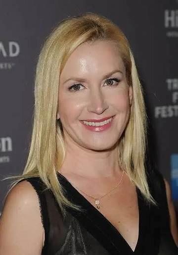 Angela Kinsey (Actress) Net Worth