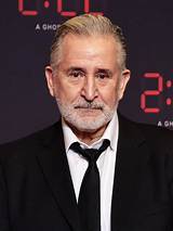 Anthony Lapaglia Net Worth