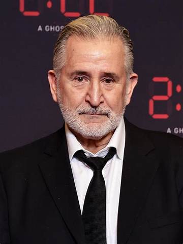 Anthony Lapaglia Net Worth