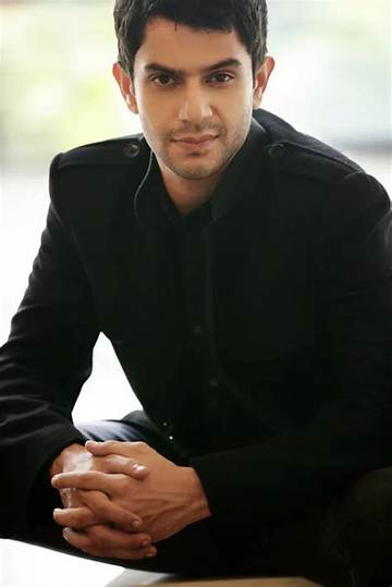 Arjun Mathur Net Worth
