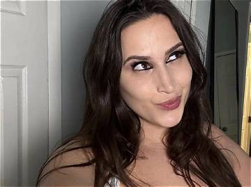 Ashley Ferrer Net Worth