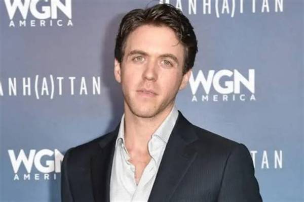 Ashley Zukerman Net Worth