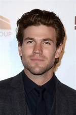 Austin Stowell Net Worth