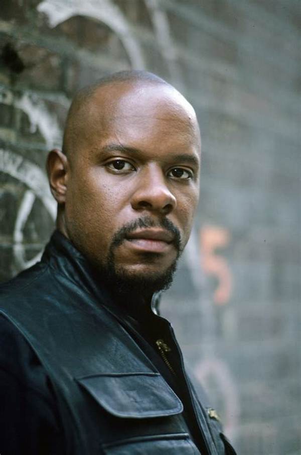 Avery Brooks Net Worth