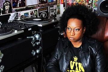 Bahamadia Net Worth