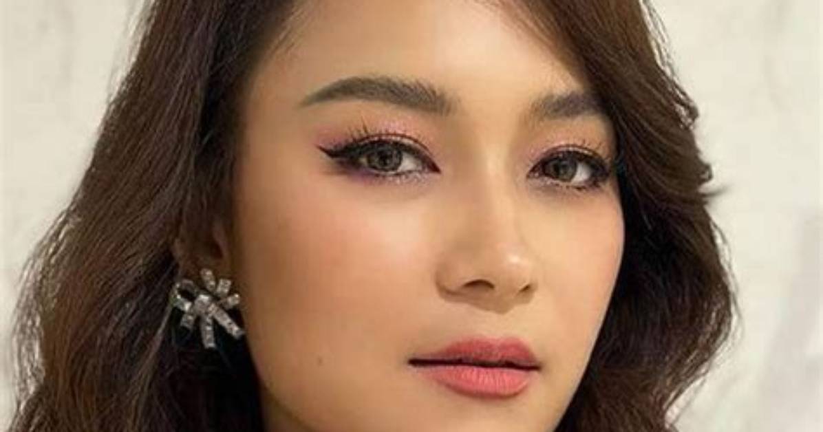 Bee Namthip Net Worth
