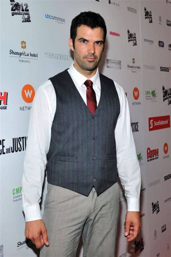 Benjamin Ayres Net Worth