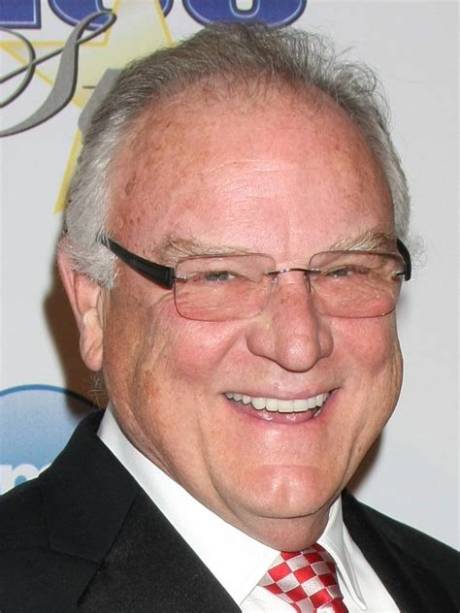 Bill Smitrovich Net Worth