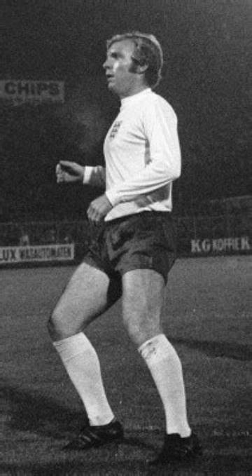 Bobby Moore Net Worth