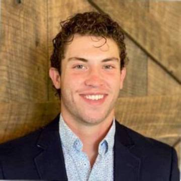 Cade Owens Net Worth