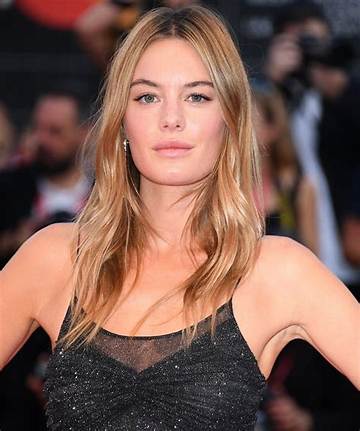 Camille Rowe Net Worth