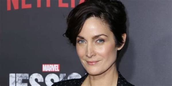 Carrie-Anne Moss Net Worth