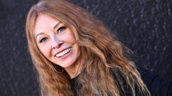 Cassandra Lewis Net Worth