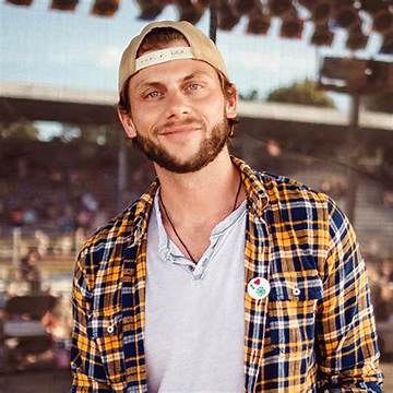 Charlie Berens Net Worth
