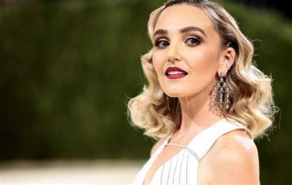 Chloe Fineman Net Worth