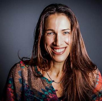 Claudia Urbschat-Mingues Net Worth