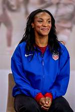 Crystal Dunn Net Worth