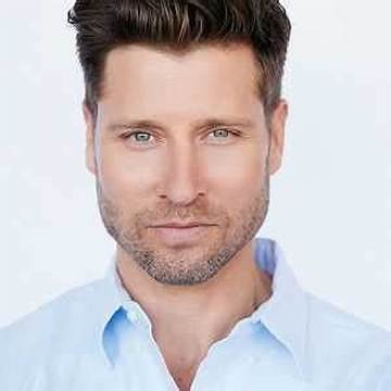 Damon Runyan Net Worth