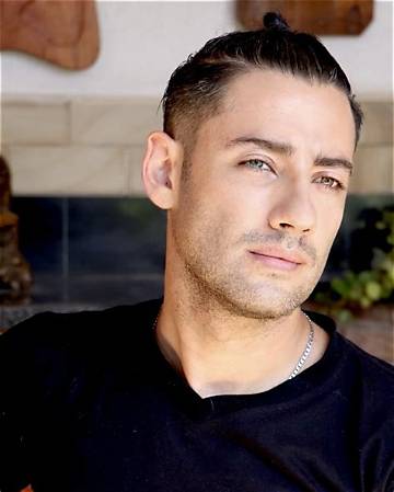 Daniel Duenas Net Worth