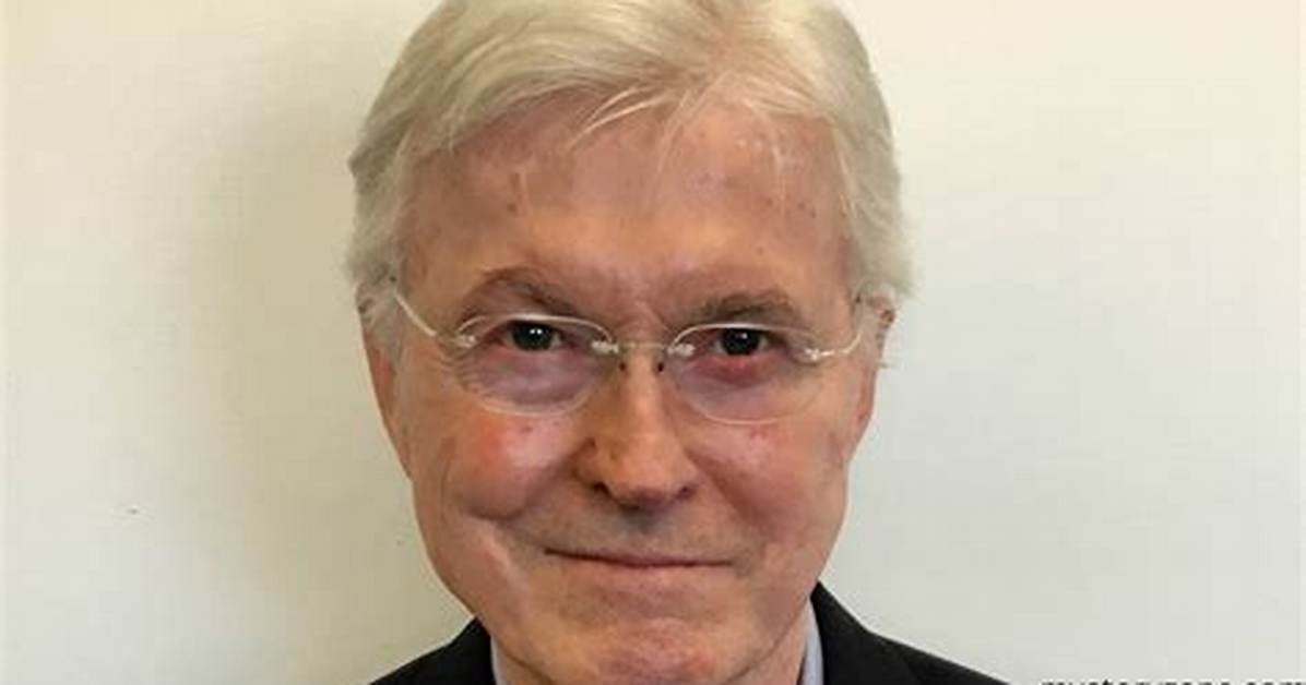 Dennis Holahan Net Worth