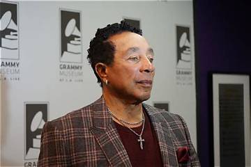 Derry Robinson Net Worth