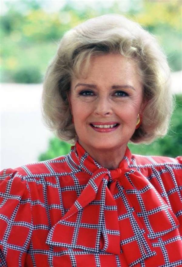 Donna Bullock Net Worth