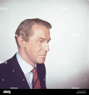 Edward Mulhare Net Worth