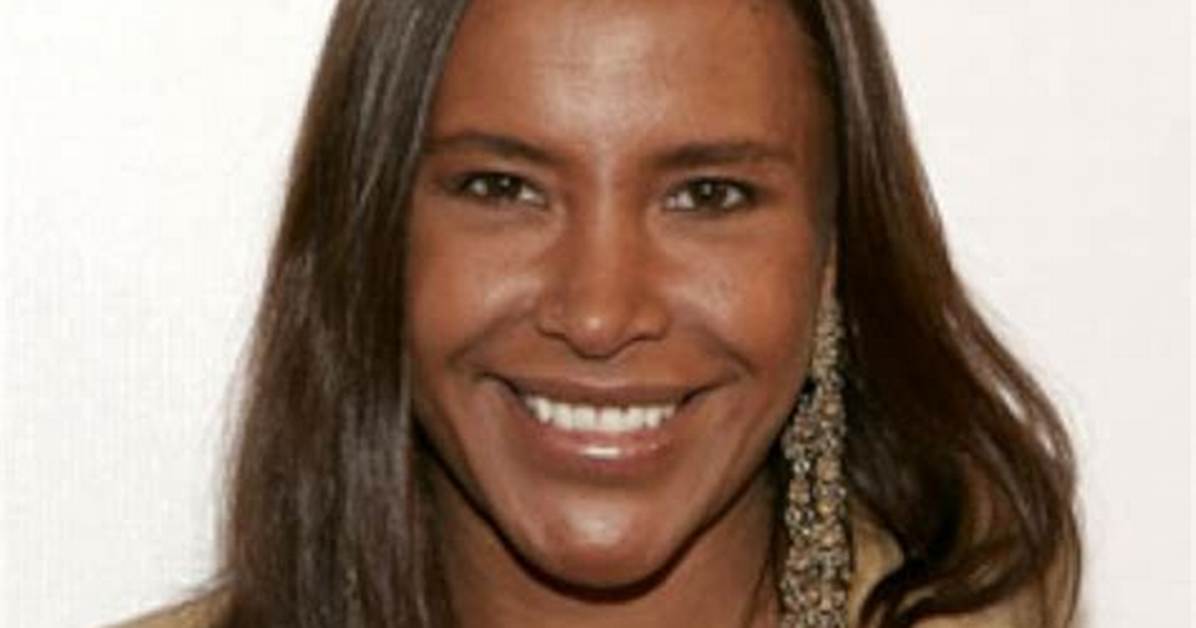 Elisa Salinas Net Worth