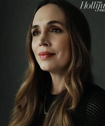 Eliza Bayne Net Worth