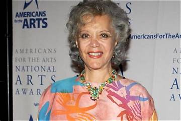 Ellen Holly Net Worth