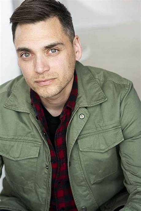 Erik Athavale Net Worth