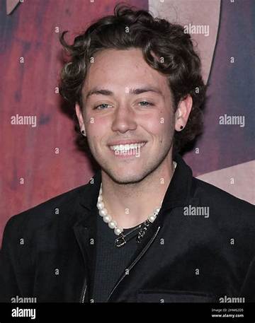 Ethan Cutkosky (Actor) Net Worth