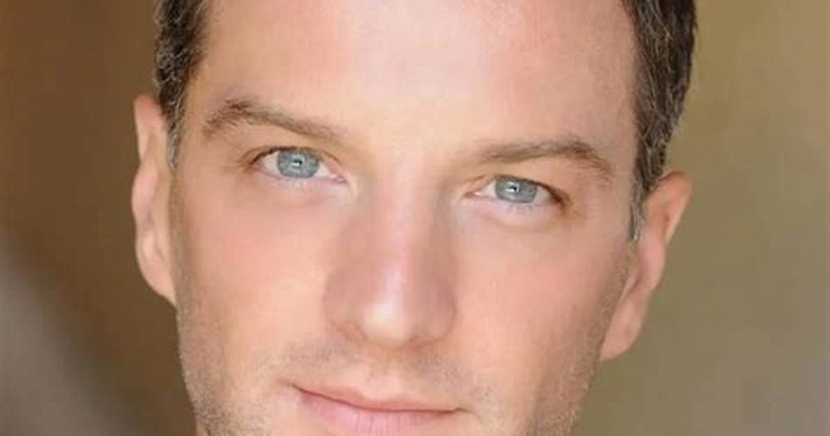 Euan Morton Net Worth