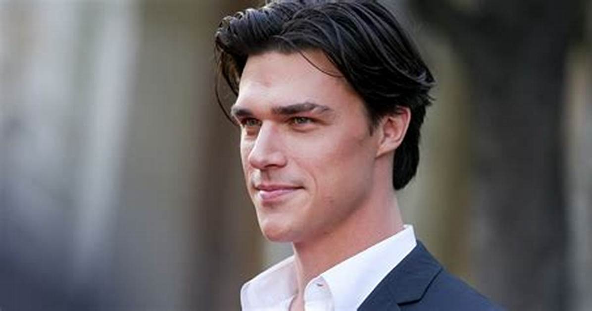 Finn Wittrock Net Worth