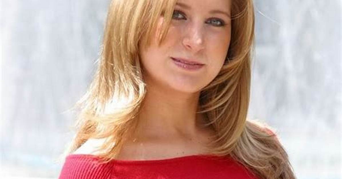G%C3%A9Raldine Baz%C3%A1N Net Worth 360. Jpg