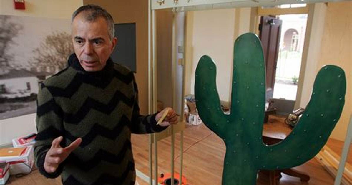 Gary Soto Net Worth