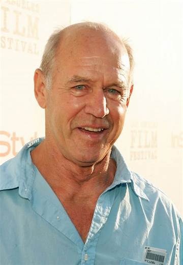 Geoffrey Lewis Net Worth