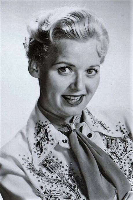 Gloria Winters Net Worth