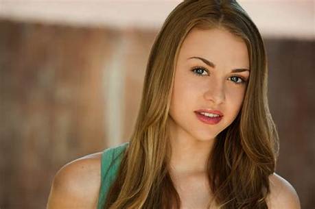 Hayley Erin Net Worth