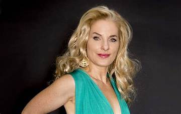Helene Udy Net Worth