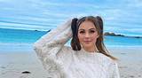 Holly Murray Net Worth