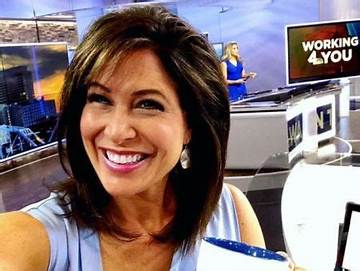 Holly Thompson Net Worth