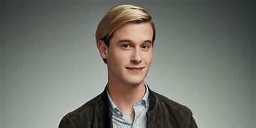How Rich Is Medium Tyler Henry? Wiki: Net Worth, Salary, Family, Parents